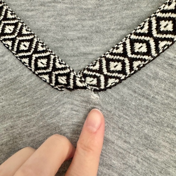 Hooded long sleeve Aztec boho shirt - Picture 3 of 4